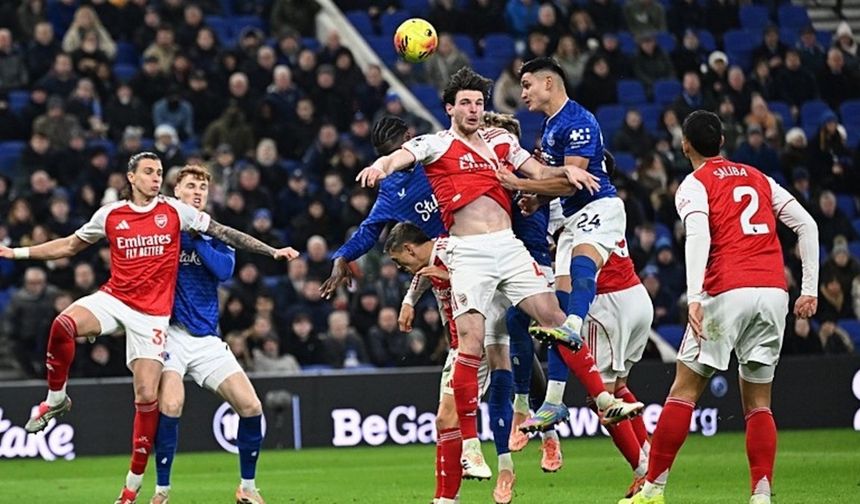 Premier Lig'de lider Arsenal'ın puan kayıpları sürüyor