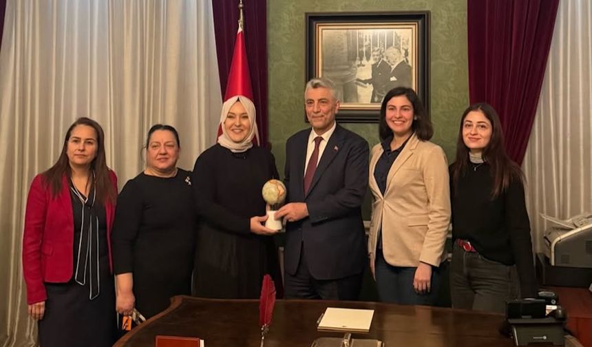 Bakan Bolat, USİKAD UK Heyetini Londra’da Kabul Etti