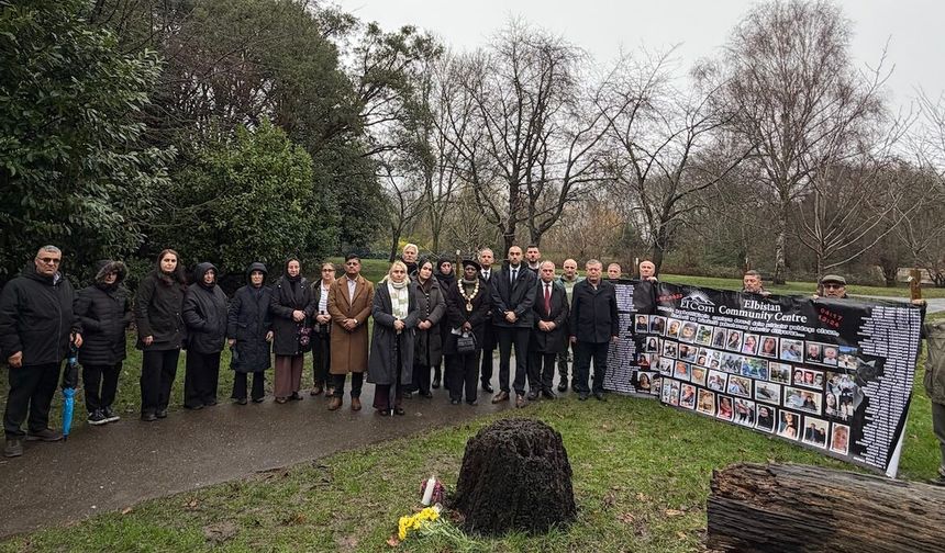 Londra Pymmes Park’ta 6 Şubat Depremleri İçin Anma Töreni