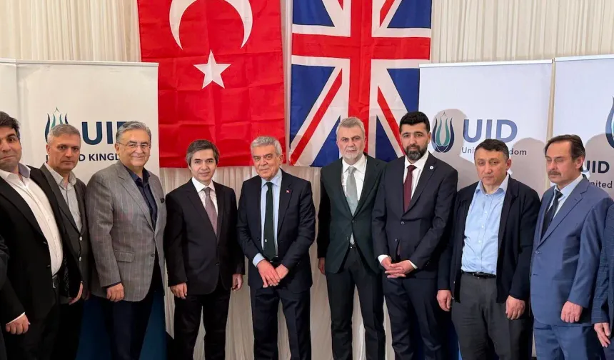 Uluslararası Demokratlar Birliği Londra'da iftar düzenledi