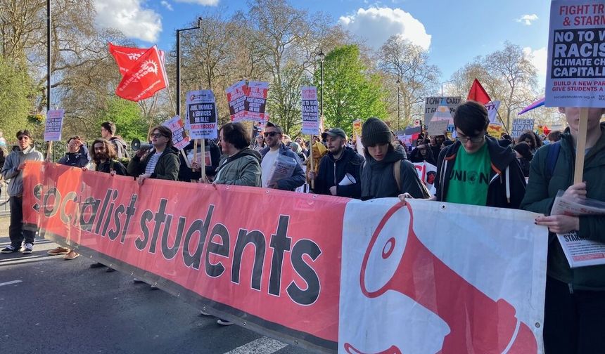 Londra’da Irkçılığa Karşı Dev Yürüyüş