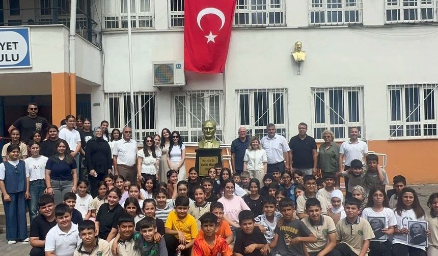 Hatay’da Atatürk Büstüyle Geleceğe Mesaj